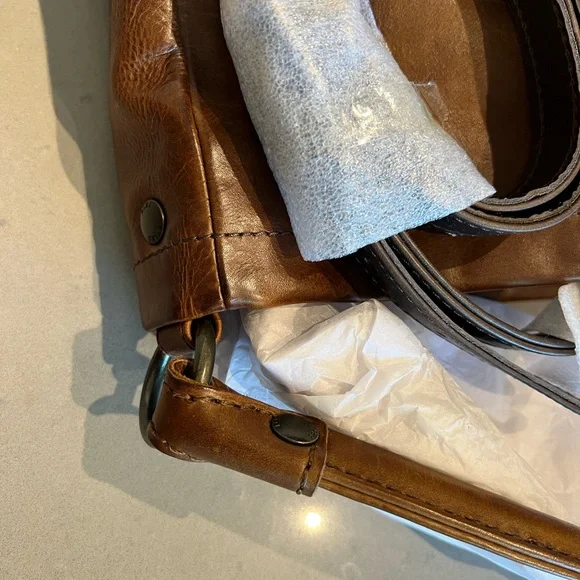 Frye Melissa Hobo purse in Dark Brown leather - Picture 2 of 4